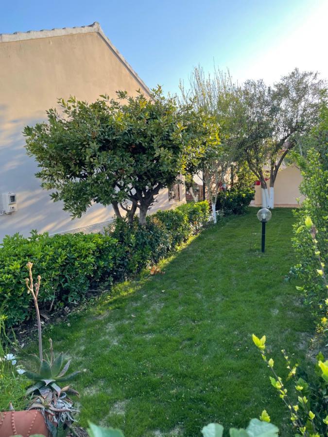 Villa Sandra Litheres エクステリア 写真